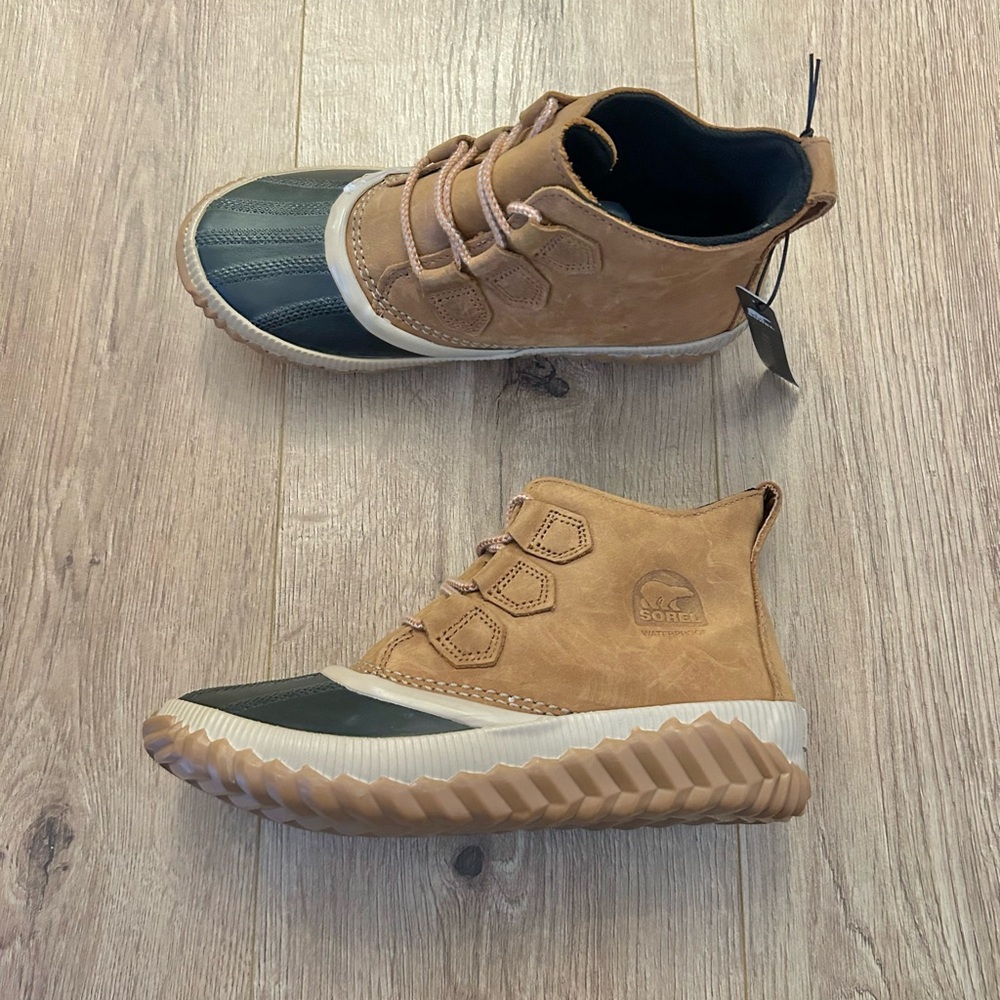 NEW Sorel Out N About Waterproof Leather Boots - Picture 2 of 8